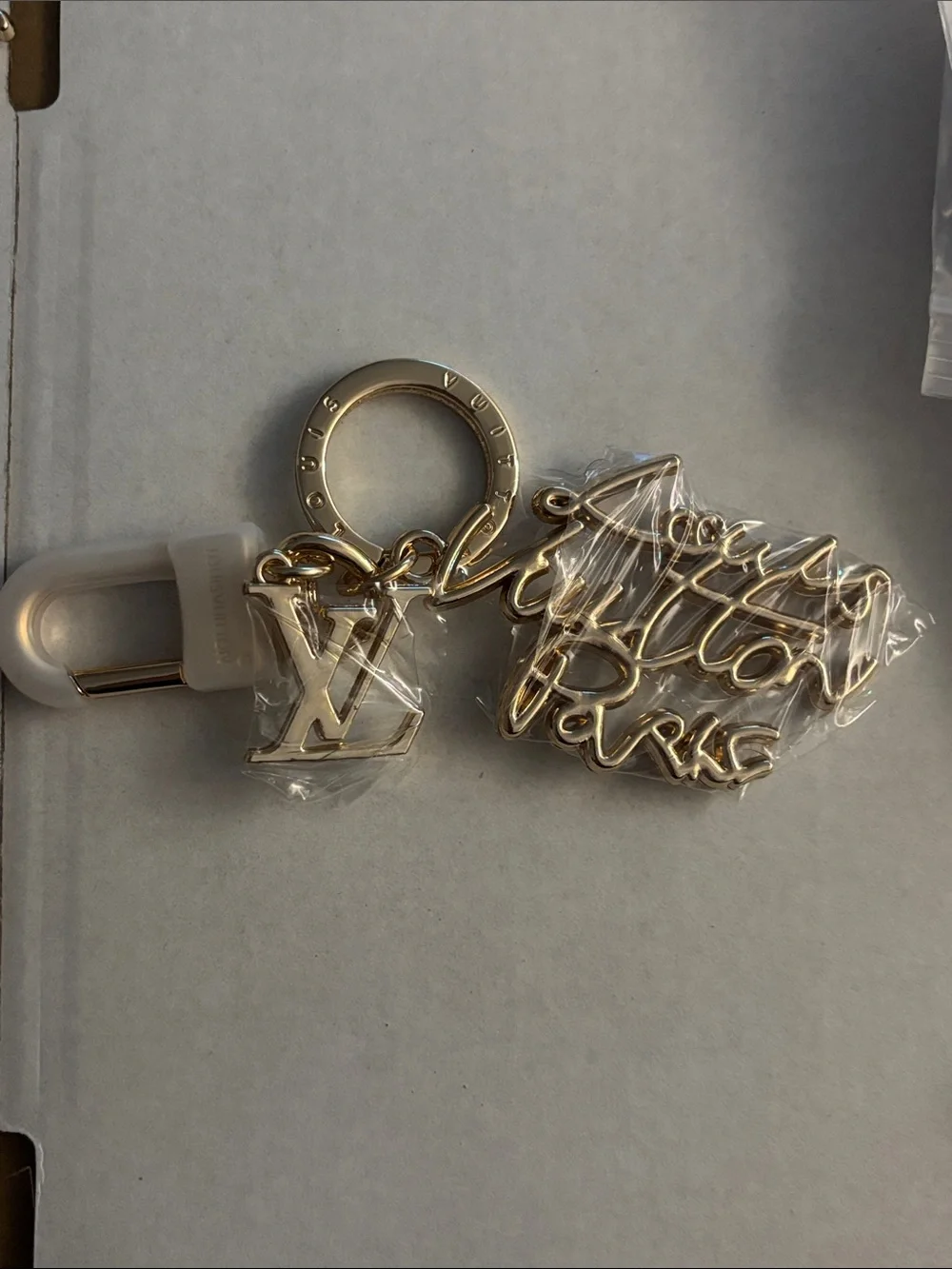 Louis Vuitton Gold Script Key Charm - Picture 3 of 4